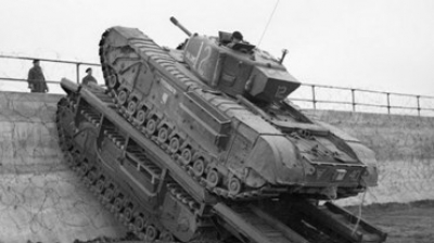 Drijvende tanks, bruggenleggers, Crabs en vliegende vuilnisbakken: wat is een invasie zonder Hobart's Funnies