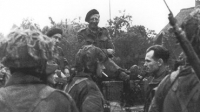 De aansluiting komt tot stand: het Britse 30ste leger bereikt de Polen in Driel