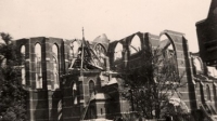 Duitsers vernietigen kerktoren van Ammerzoden
