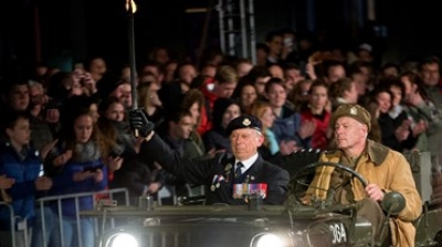 Britse veteraan brengt bevrijdingsvuur naar Wageningen