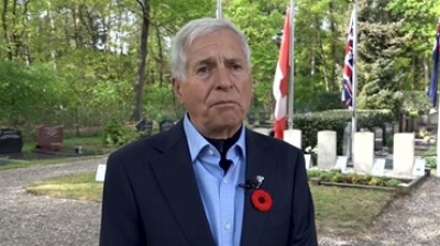 Peter komt vanuit Australië om overleden vader te herdenken in Hall