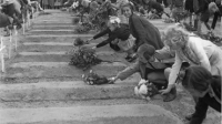 Bloemenkinderen van Oosterbeek-herdenking uit 1945 gezocht