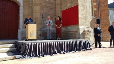 Kroonprins Charles opent toren van Eusebius