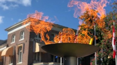 Oproep: brand een kaarsje op 4 mei en geef het vuur digitaal door