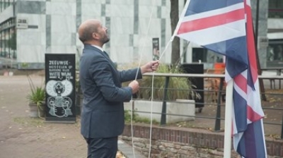 VIDEO | Marcouch hijst de vlag voor bijzondere Bridge to Bridge-loop