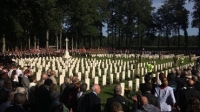 TERUGKIJKEN | Herdenking gevallen Airborne-soldaten in Oosterbeek