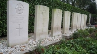 Bijzondere opnamen: Duits eerbetoon aan omgekomen Britse vliegers in Beek